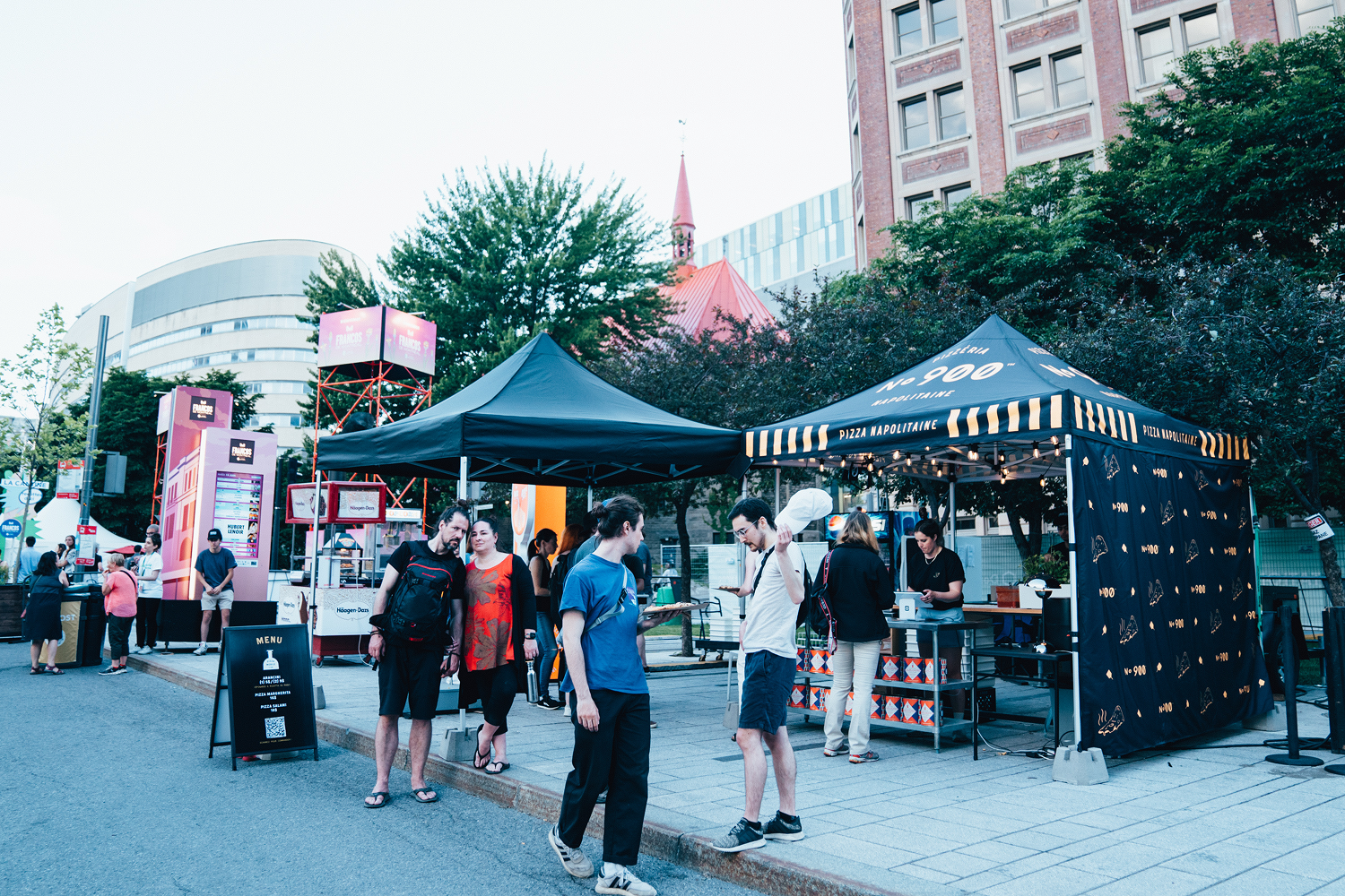 Un food truck dans les rues de Montréal.